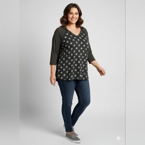 Lane Bryant Black Long Sleeved  V Neck Hooded Top With Stars Size 22/24